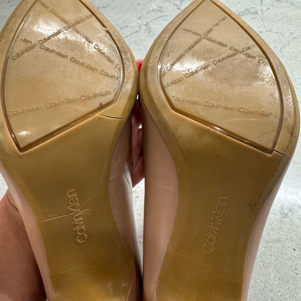 Calvin Klein Women's Nude Pumps Sz7 - Picture 5 of 5